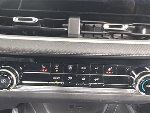 Used 2025 Chevrolet Equinox LT image 27