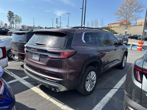 Used 2024 GMC Acadia Elevation w/ Luxury Package image 4