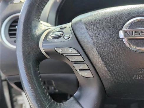 Used 2018 Nissan Pathfinder SL image 14