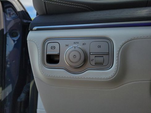 Certified 2024 Mercedes-Benz Maybach GLS 600 4MATIC image 21