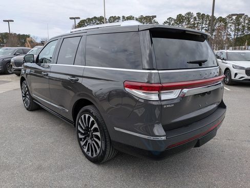 Certified 2024 Lincoln Navigator Black Label image 4