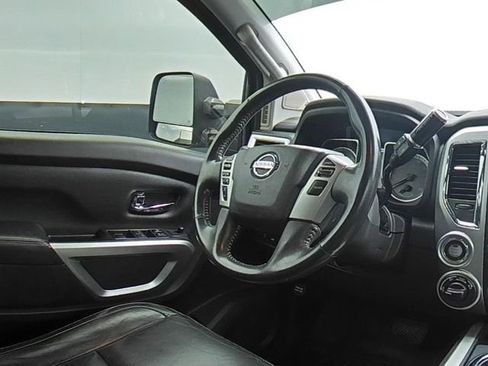 Used 2018 Nissan Titan PRO-4X w/ Pro-4x Convenience Package image 20