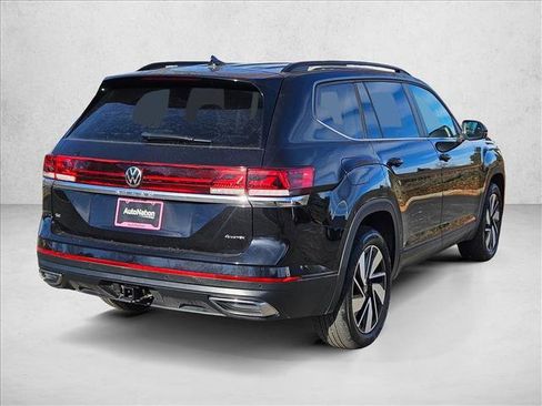Used 2025 Volkswagen Atlas SE image 5
