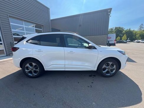 Used 2024 Ford Escape ST-Line w/ Tech Pack #1 AWD/4WD image 4