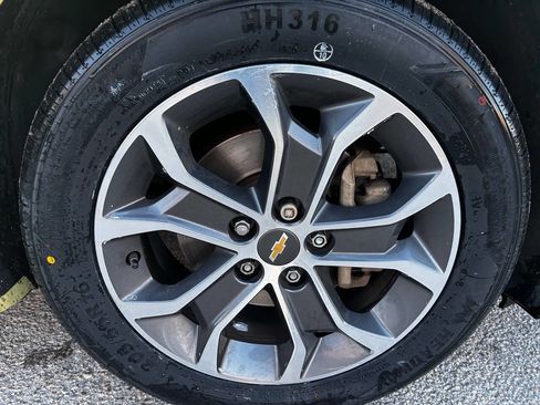 Used 2017 Chevrolet Sonic LT w/ Convenience Package image 9