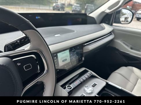 New 2026 Lincoln Navigator L Reserve AWD/4WD image 21