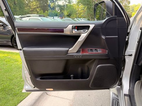 Used 2016 Lexus GX 460 w/ Premium Package AWD/4WD image 19