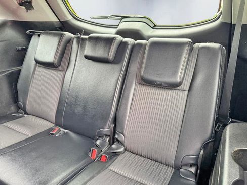 Used 2017 Toyota Highlander Plus AWD/4WD image 20