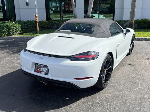 Used 2017 Porsche 718 Boxster image 23