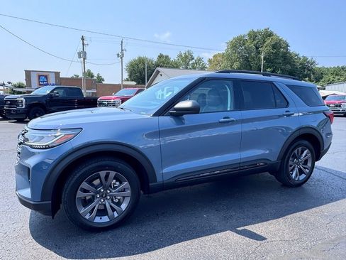 New 2026 Ford Explorer Active w/ Active Comfort Package AWD/4WD image 2