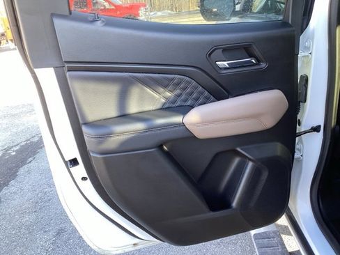 Used 2023 GMC Canyon Denali image 14