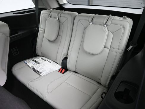 New 2025 Lincoln Aviator Reserve w/ Equipment Group 201A image 23