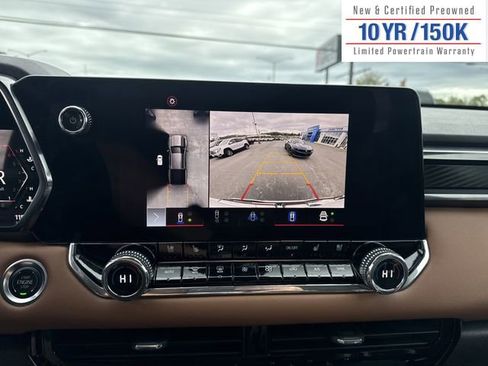 Used 2024 GMC Canyon AT4 w/ AT4 Premium Package image 27