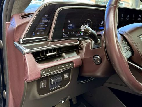 Used 2022 Cadillac Escalade Sport Platinum AWD/4WD image 18