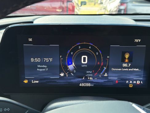 Used 2025 Chevrolet Traverse LT FWD image 21