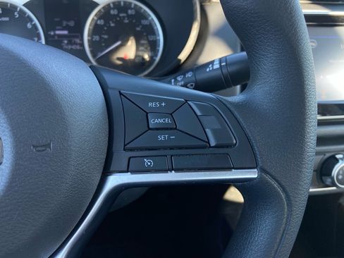 Used 2021 Nissan Versa S image 18