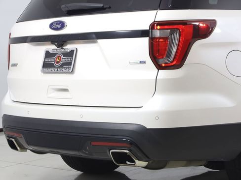 Used 2017 Ford Explorer Sport w/ Equipment Group 401A AWD/4WD image 47