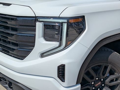 New 2026 GMC Sierra 1500 Elevation image 2