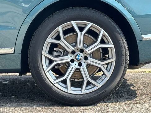 Used 2026 BMW X7 xDrive40i AWD/4WD image 3