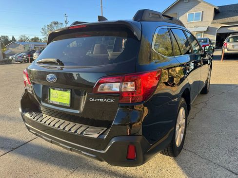 Used 2019 Subaru Outback 2.5i Premium image 7
