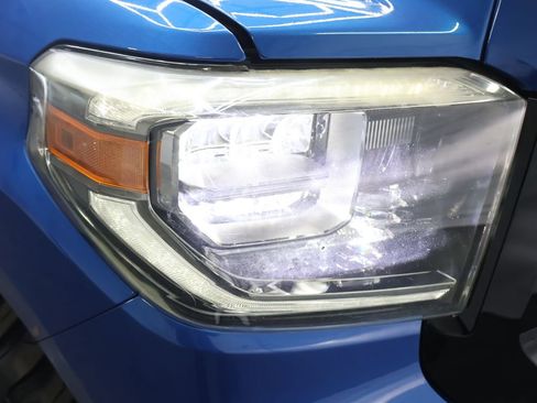 Used 2018 Toyota Tundra SR5 w/ TRD Off Road Package image 24