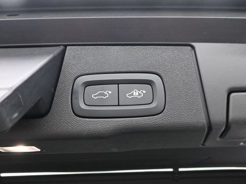 Used 2023 Volvo XC60 B5 Plus w/ Climate Package AWD/4WD image 28