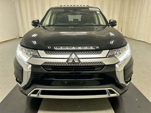 Used 2020 Mitsubishi Outlander SE image 3
