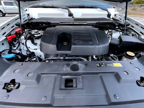 Used 2022 Land Rover Defender 110 SE image 29