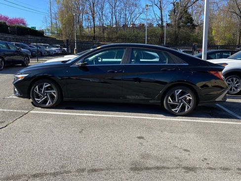Used 2024 Hyundai Elantra Limited image 4