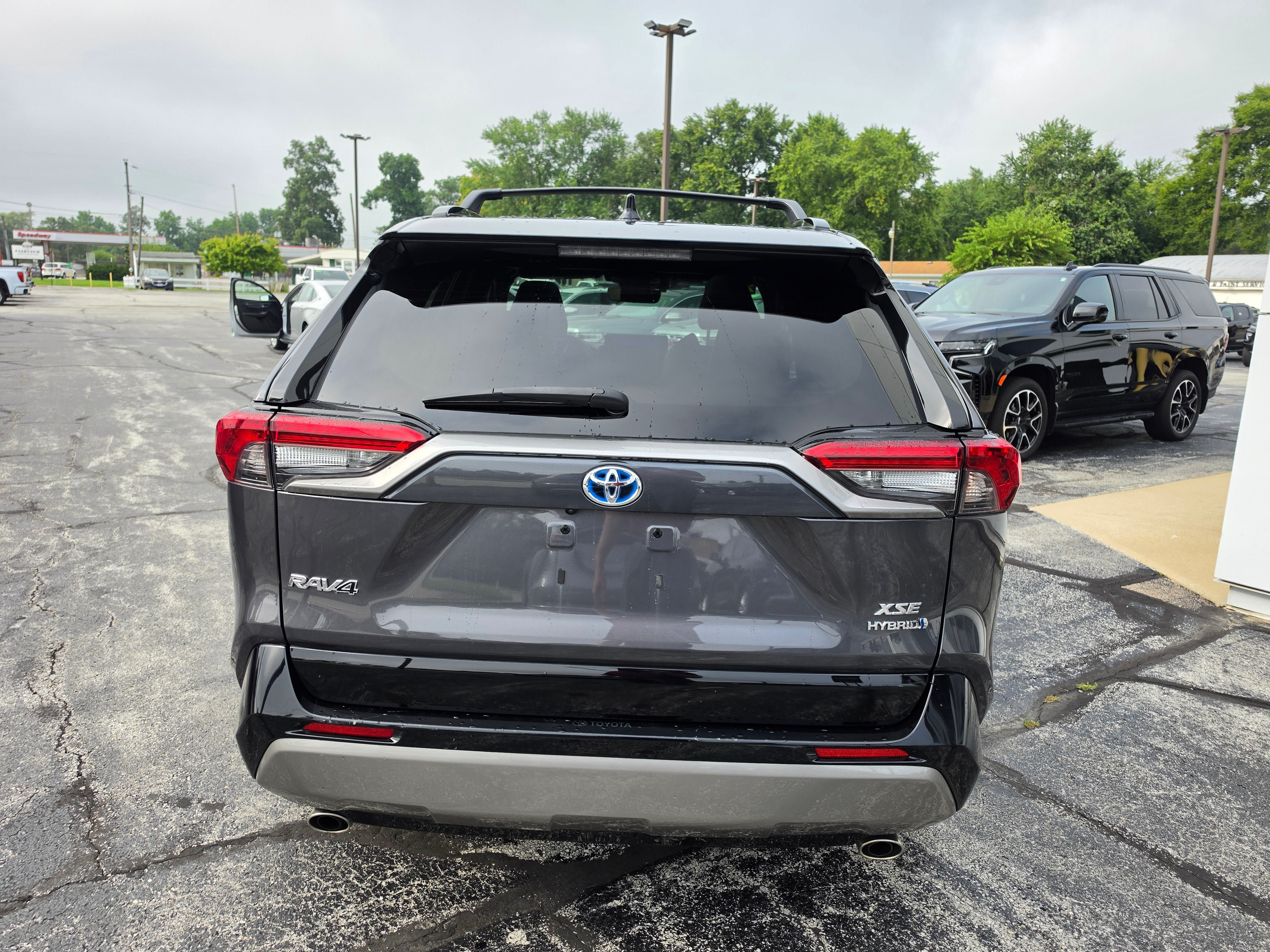 Used 2024 Toyota RAV4 XSE w/ Weather Package AWD/4WD image 5