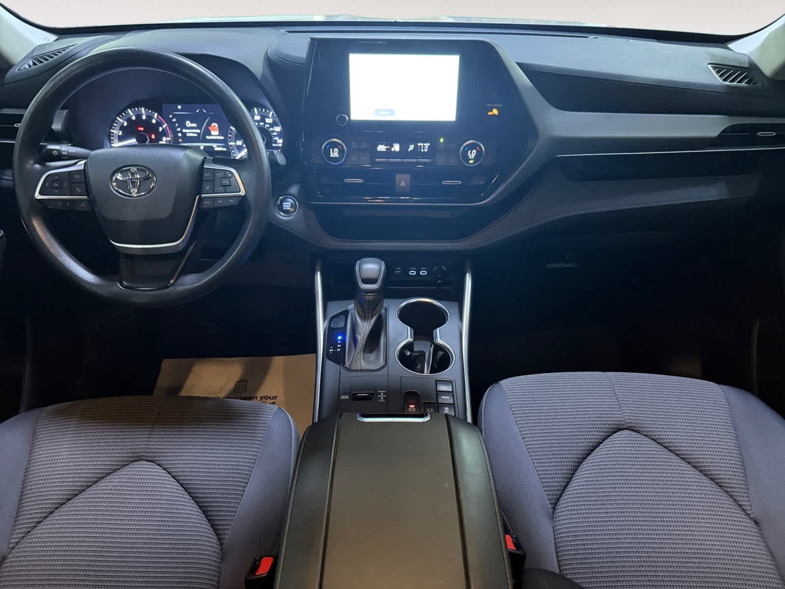 Used 2023 Toyota Highlander L FWD image 17