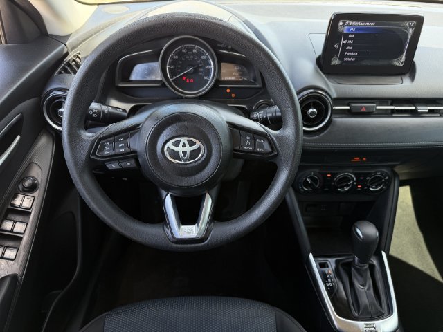 Used 2019 Toyota Yaris LE FWD image 10