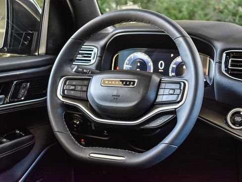 Used 2022 Jeep Wagoneer Series I w/ Convenience Group I AWD/4WD image 15