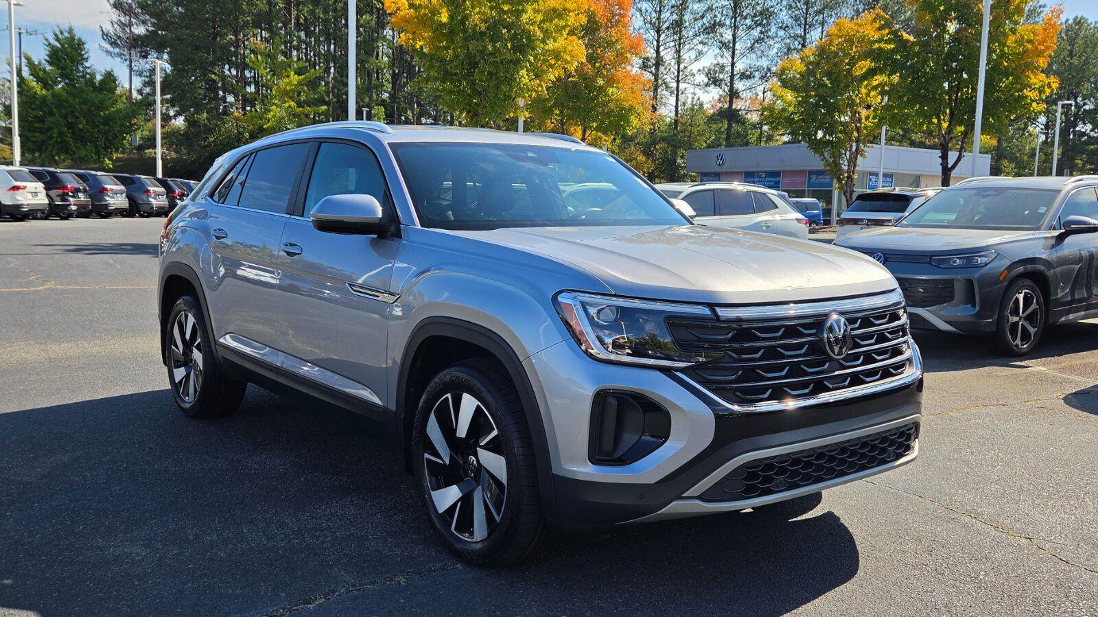 Used 2024 Volkswagen Atlas Cross Sport SE FWD image 7