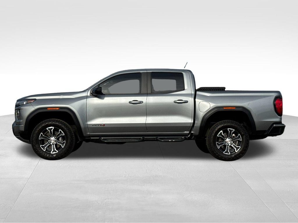 Used 2025 GMC Canyon AT4 AWD/4WD image 2