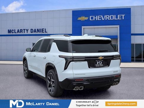 New 2026 Chevrolet Traverse High Country FWD image 4