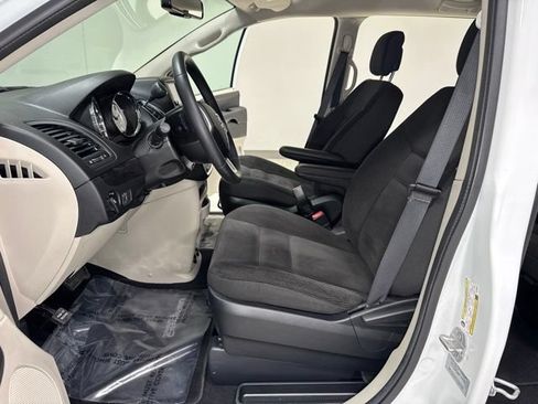 Used 2017 Dodge Grand Caravan SE w/ Power Window Group FWD image 13