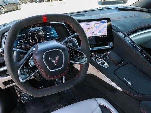 Used 2023 Chevrolet Corvette Stingray Premium Conv w/ Z51 Performance Package RWD image 24