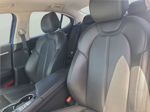 Used 2021 Genesis G70 2.0T RWD image 16