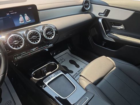 Used 2025 Mercedes-Benz CLA 250 image 24