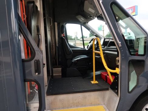 Used 2021 Ford Transit 350 DRW RWD image 10