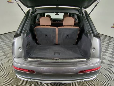 Used 2021 Audi Q7 3.0T Prestige w/ Prestige Package image 38