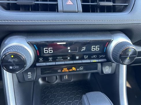 Used 2025 Toyota RAV4 XLE FWD image 15
