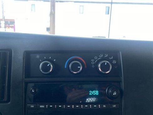 Used 2015 GMC Savana 2500 image 3