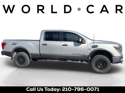 Used 2018 Nissan Titan PRO-4X w/ Pro-4x Utility Package AWD/4WD image 2
