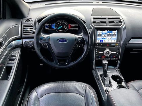 Used 2017 Ford Explorer Sport w/ Equipment Group 401A AWD/4WD image 5