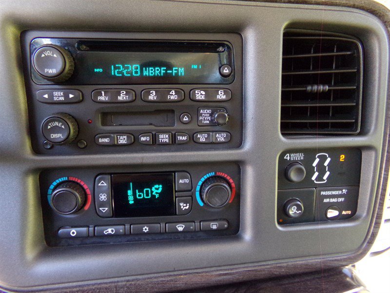 Used 2004 GMC Sierra 1500 Denali AWD/4WD image 25