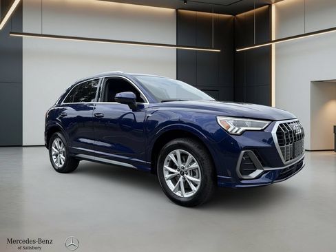 Used 2025 Audi Q3 2.0T Premium Plus w/ Premium Plus Package AWD/4WD image 3