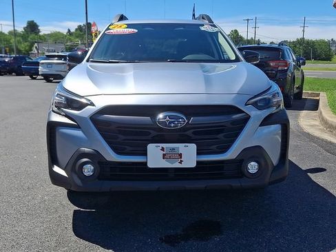 Certified 2025 Subaru Outback Premium AWD/4WD image 2