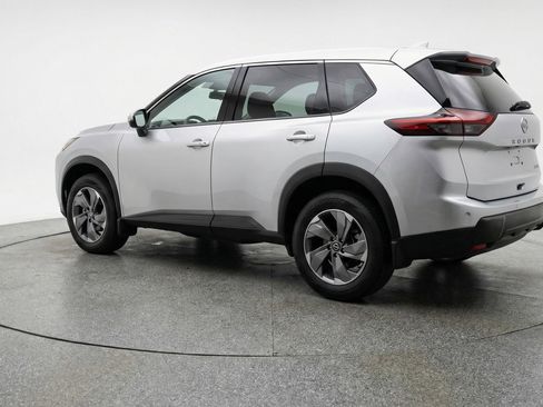 Used 2025 Nissan Rogue SV AWD/4WD image 6